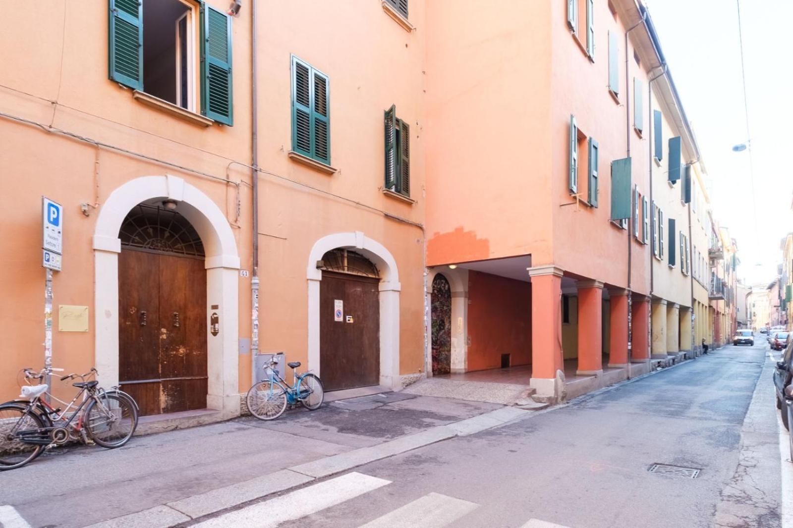 Piazza Maggiore - Il Sentiero Apartment With Private Garden Bologna Exterior photo