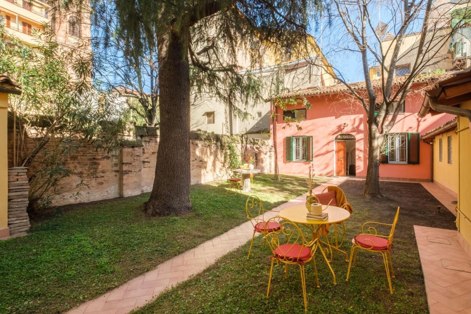 Piazza Maggiore - Il Sentiero Apartment With Private Garden Bologna Exterior photo